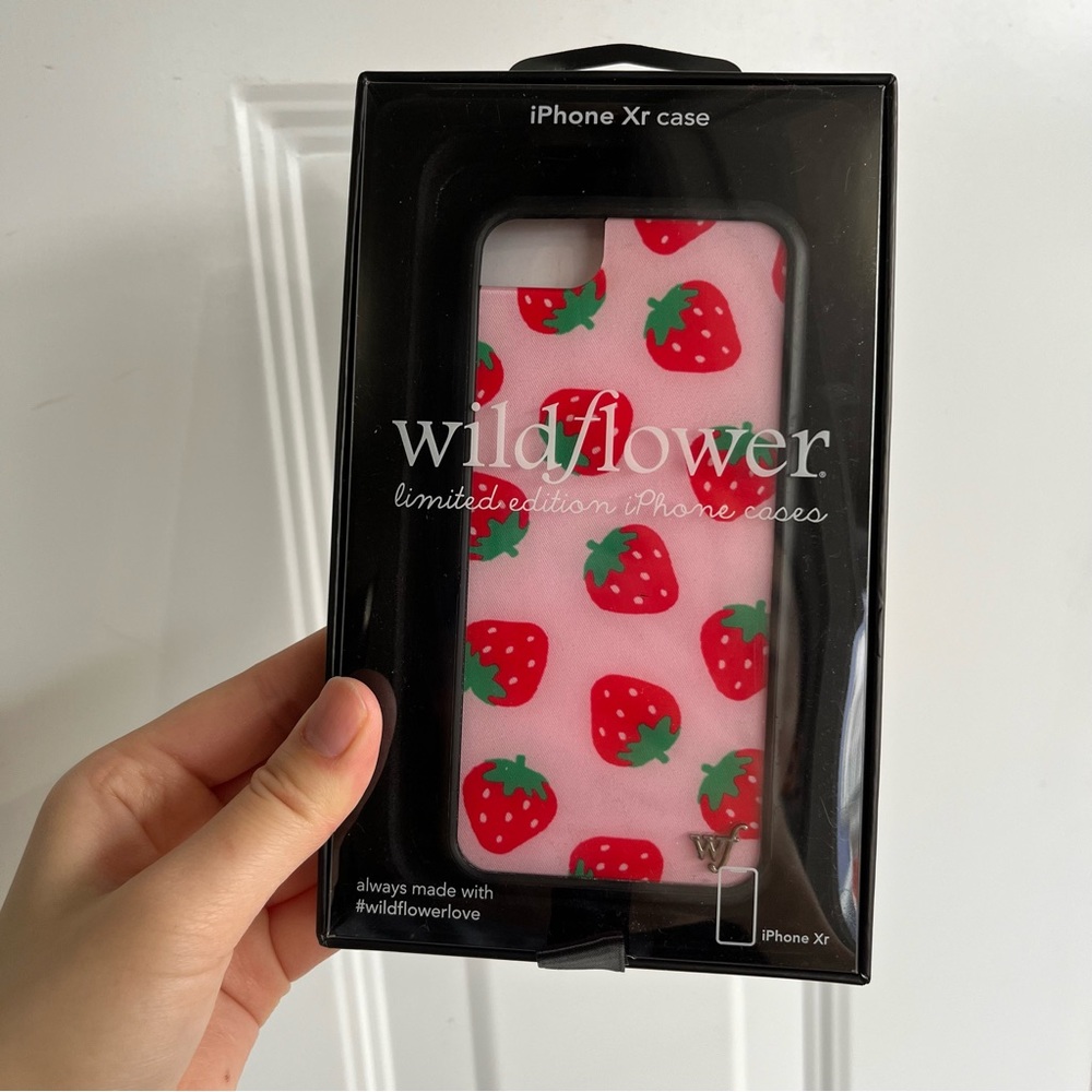 Wildflower Cases iPhone XR Strawberries!